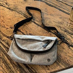 Shoulder purse